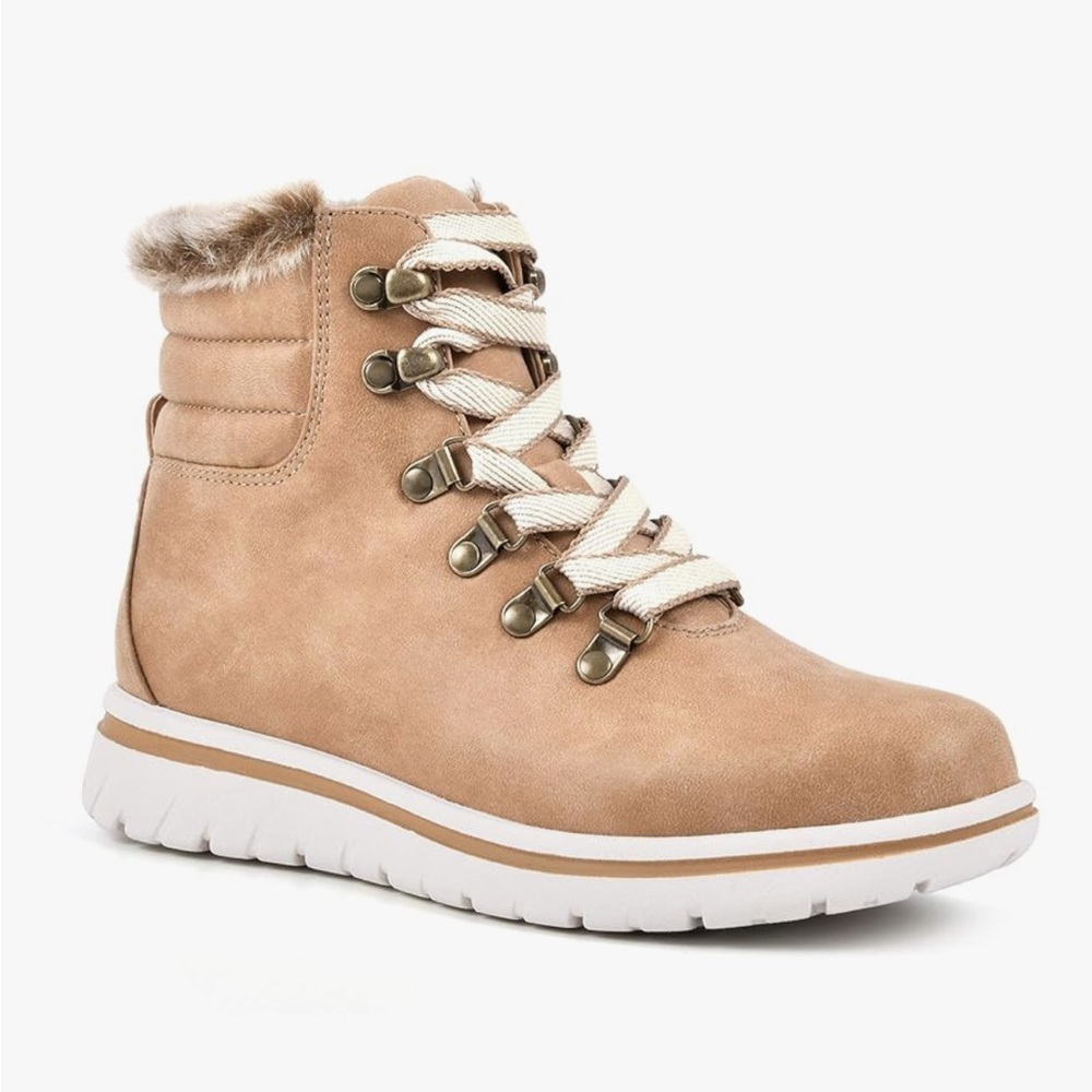 Cliffs By White Mountain Hallett Women's Lace Up Ankle Boot